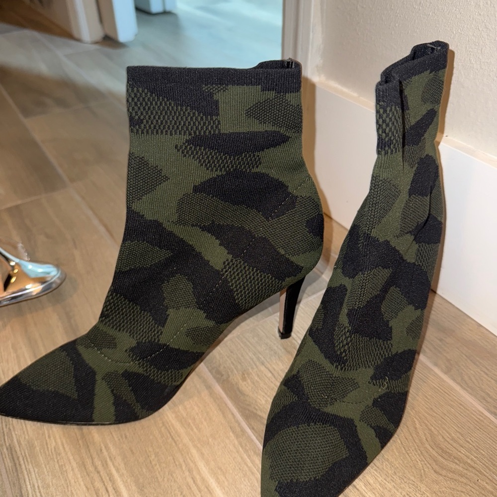 Stylish Camouflage Ankle Boots